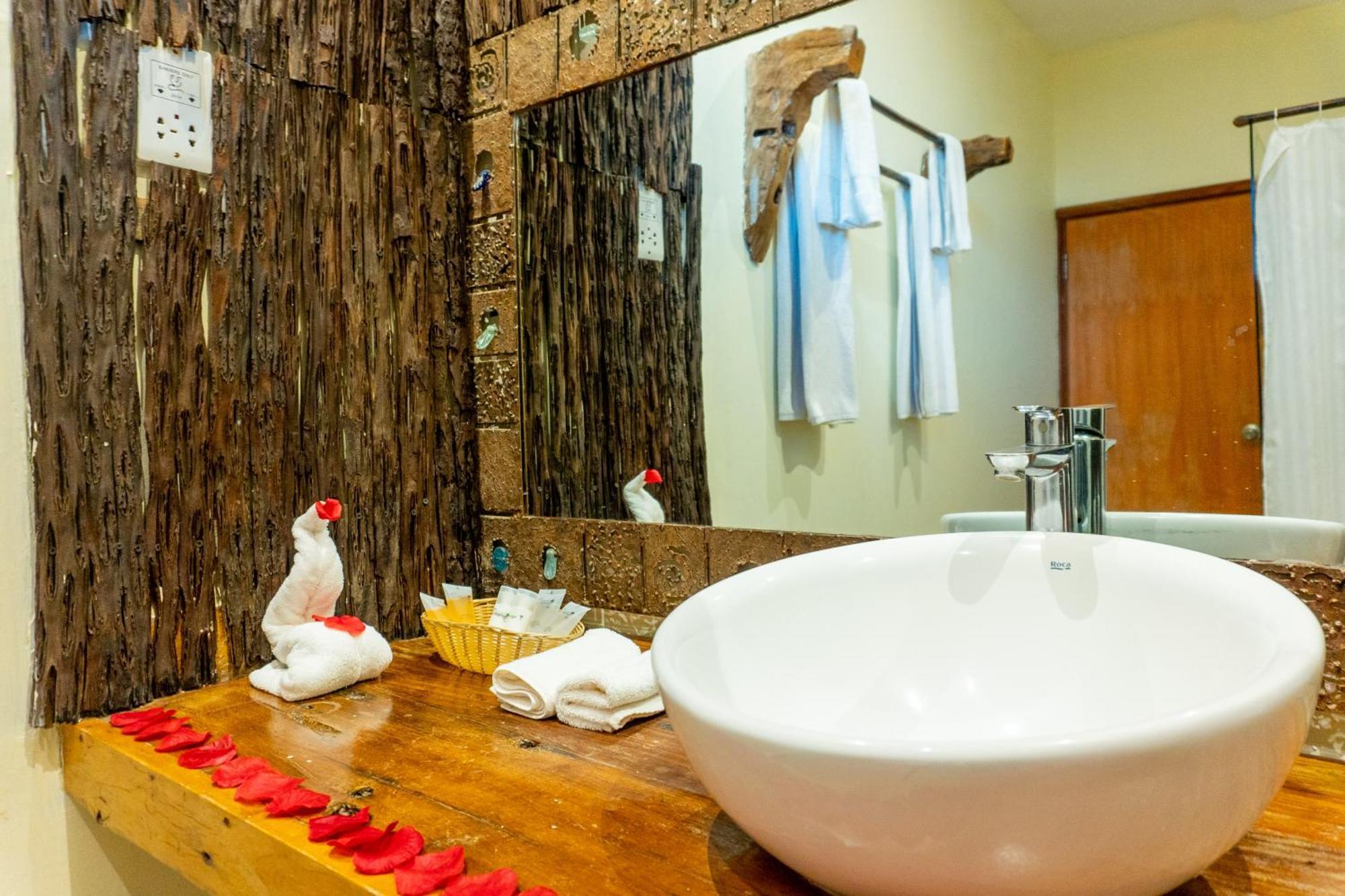 Weru Weru River Lodge Moshi Exteriör bild